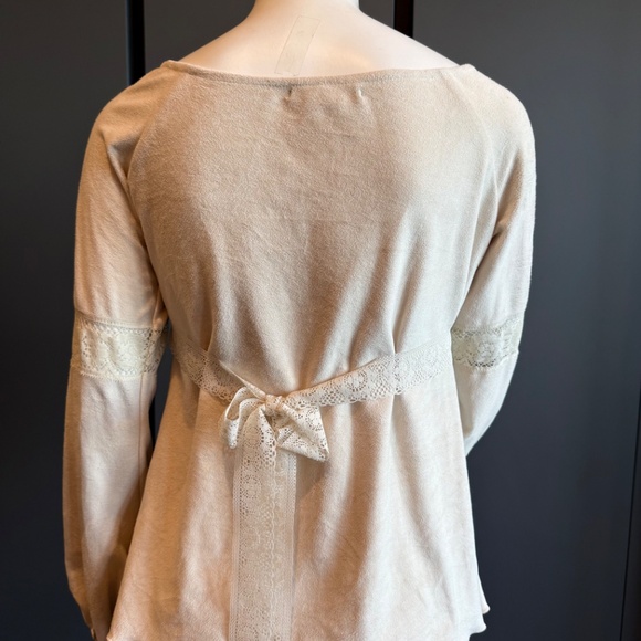 Anna Huling Boho Ecru Blouse with Lace - Picture 4 of 7
